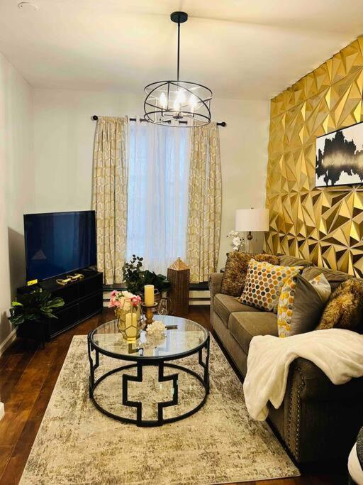 Brooklyn Golden Palace ニューヨーク エクステリア 写真
